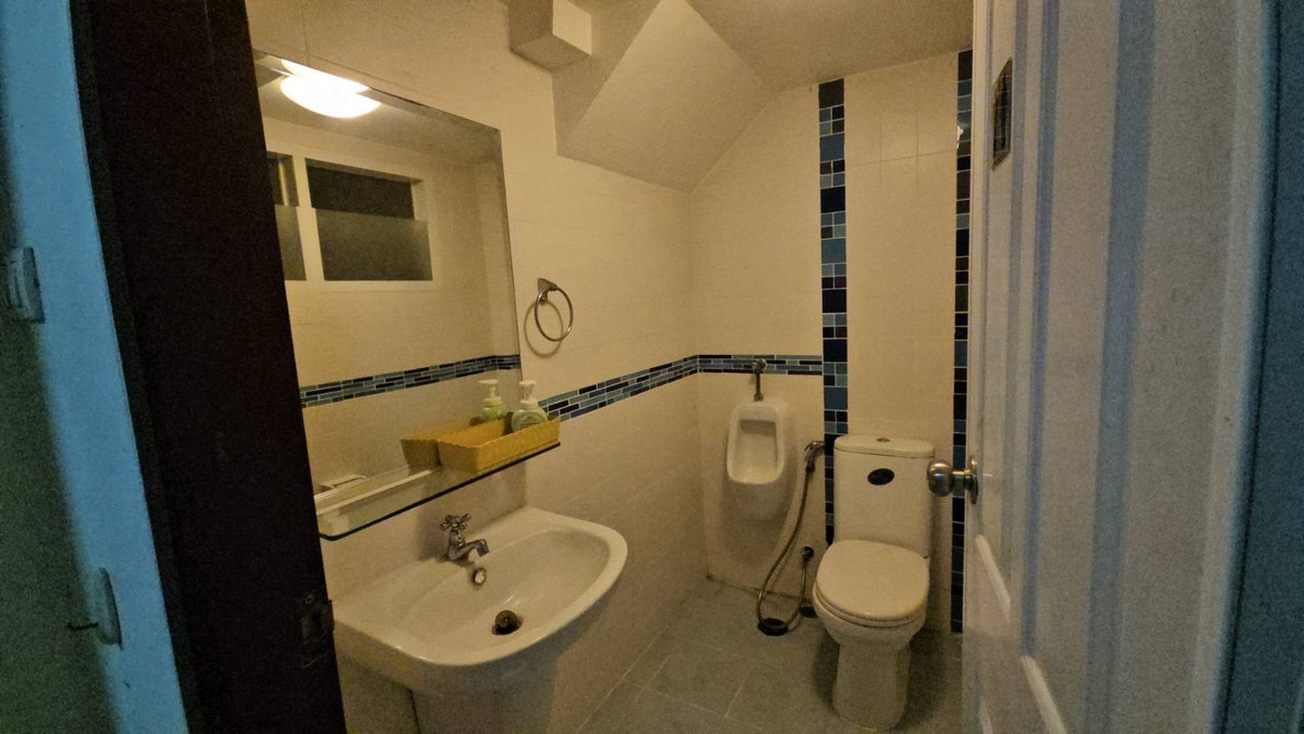 ให้เช่าทาวน์โฮมโชคชัย4 ลาดพร้าว71 : 🏡 ให้เช่า ทาวน์โฮม 4 ชั้น ลาดพร้าว 71 (สุคนธสวัสดิ์)
✨ ทำเลติดถนนใหญ่ พร้อมอยู่ | เหมาะทำ Home Office + อยู่อาศัย
💰 ค่าเช่าเพียง 25,000 บาท / เดือน