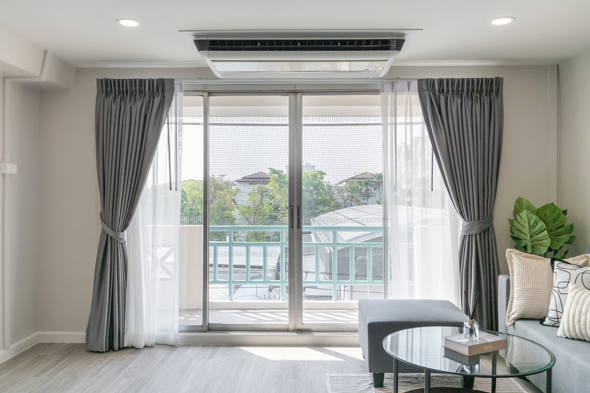 ขายคอนโดบางนา แบริ่ง ลาซาล : ขายคอนโด : 2 ห้องนอน  Bangna Place  คอนโดทำเลทองบางนา!   (Rt-01)