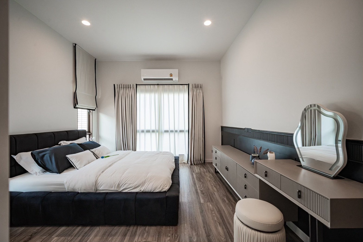 For RentHousePattanakan, Srinakarin : Burasiri Krungthepkreetha / 4 bedrooms (FOR RENT), Burasiri Krungthepkreetha / 4 Bedrooms (FOR RENT) BZD156