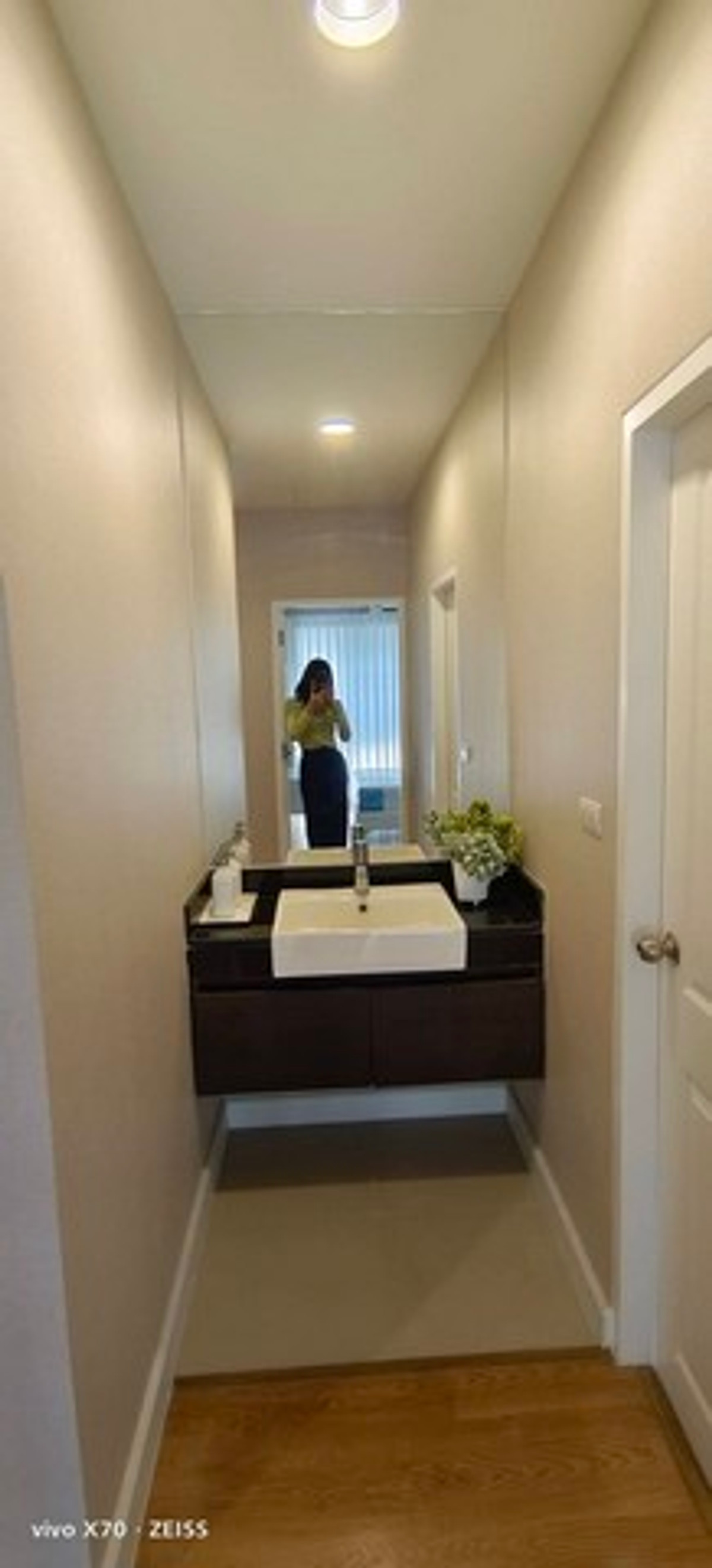 For RentHouseSamut Prakan,Samrong : HR3318 Luxury detached house for rent, Nara Botanic Srinakarin project, close to the Yellow Line, only 200 meters, built-in throughout, ready to move in.