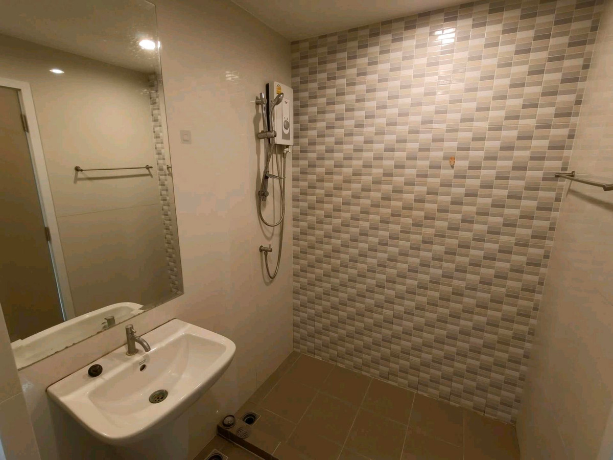 For SaleCondoSamut Prakan,Samrong : Condo for sale below market Lesto condo 113 1.35 million baht