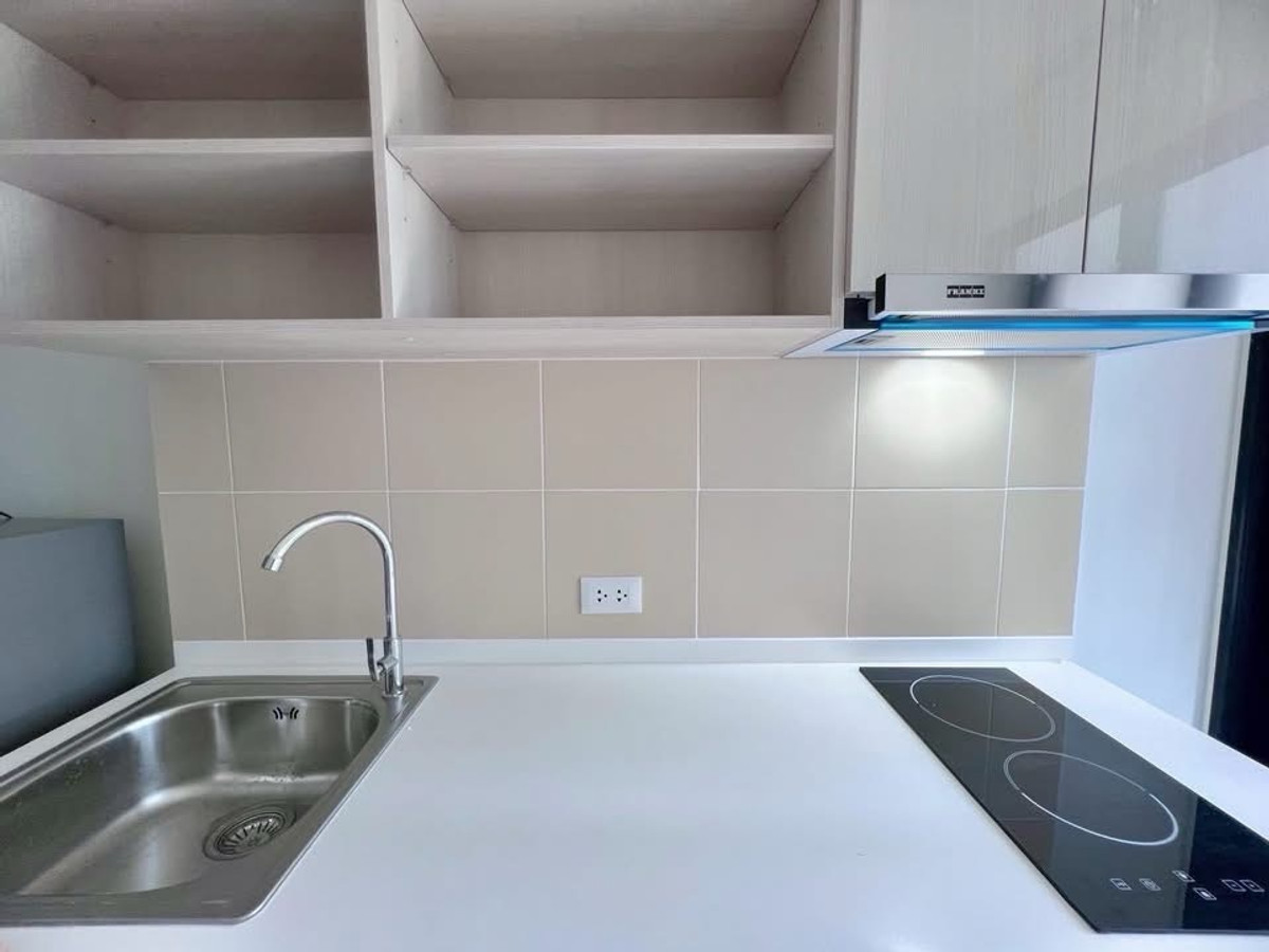 ให้เช่าคอนโดแจ้งวัฒนะ เมืองทอง : 🏢✨ ให้เช่า Chewathai Hallmark Ladprao – Chokchai 4
📍 ทำเลดี ใกล้ MRT โชคชัย 4 เดินทางสะดวก ใกล้ตลาดและห้างหลายแห่ง

💰 ค่าเช่า 16,000 บาท / เดือน