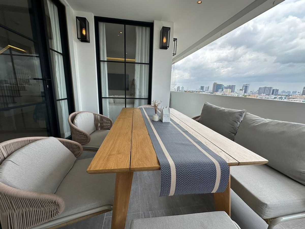 For RentCondoSukhumvit, Asoke, Thonglor : Luxurious and spacious 3-bedroom at Casa Viva near Ekkamai BTSRent only 135,000 THB/month with complete amenities!
