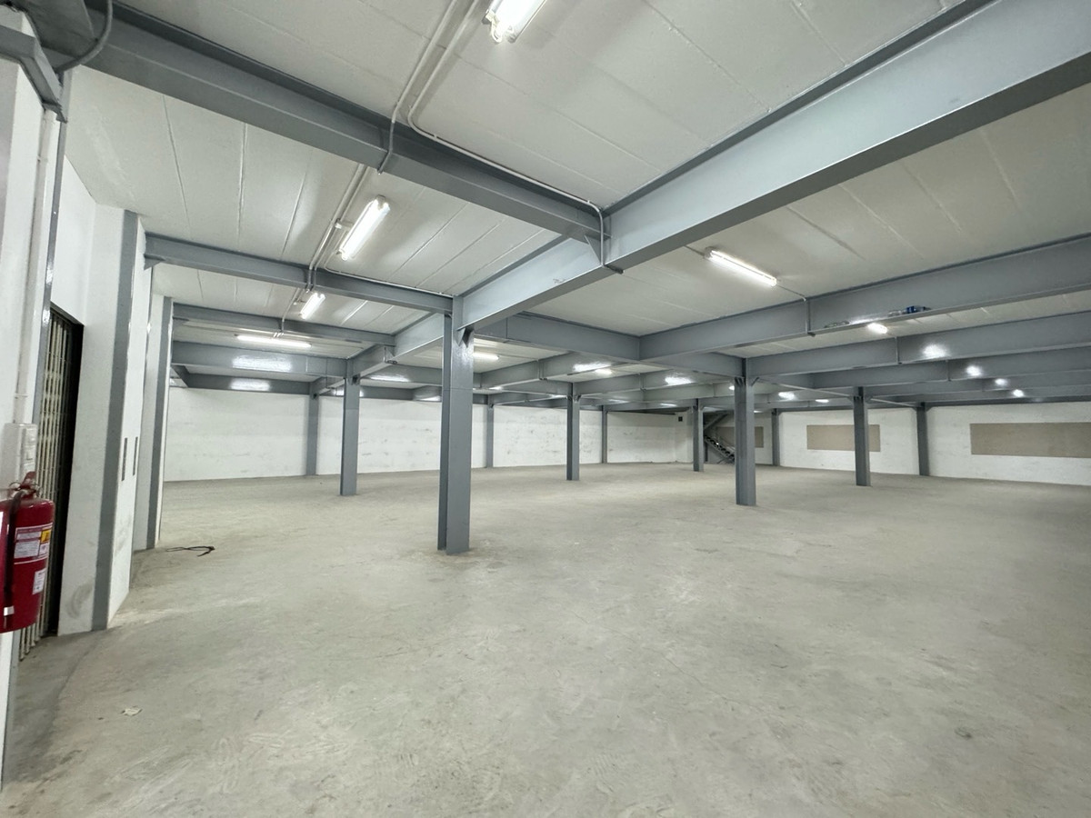 ให้เช่าโกดังเลียบทางด่วนรามอินทรา : 🔆ให้เช่าอาคารโกดังโพธิ์แก้ว 4ชั้น + ดาดฟ้ามีหลังคา 2,300 sq.m.มีลิฟท์🚗จอดรถ 8-10 คัน ว่างพร้อมเข้าอยู่ **🔆
