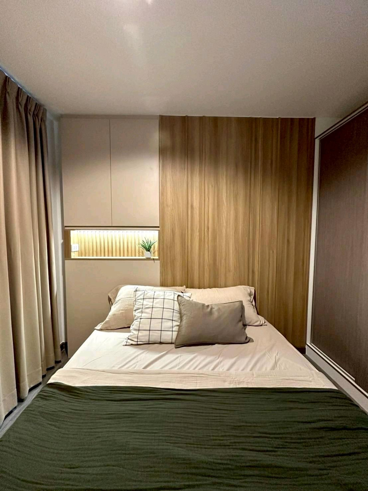 For RentCondoSamut Prakan,Samrong : #E104 (Original code S1998) 🎉160369 Condo for rent The Trust Condo @BTS Erawan