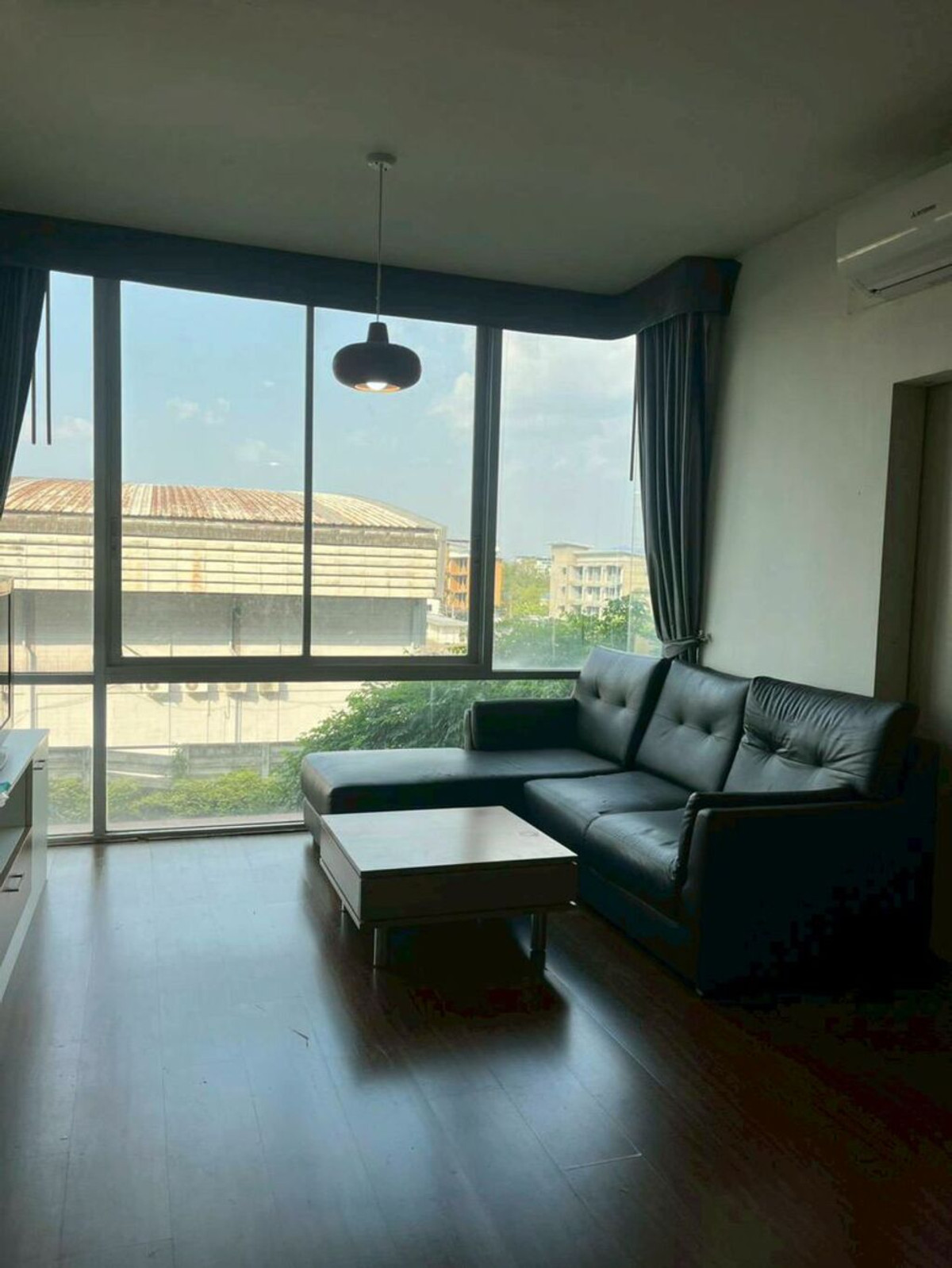 For RentCondoPattanakan, Srinakarin : For Rent The IRIS Rama 9 - Srinakarin Unit 515/45 (Pool view)