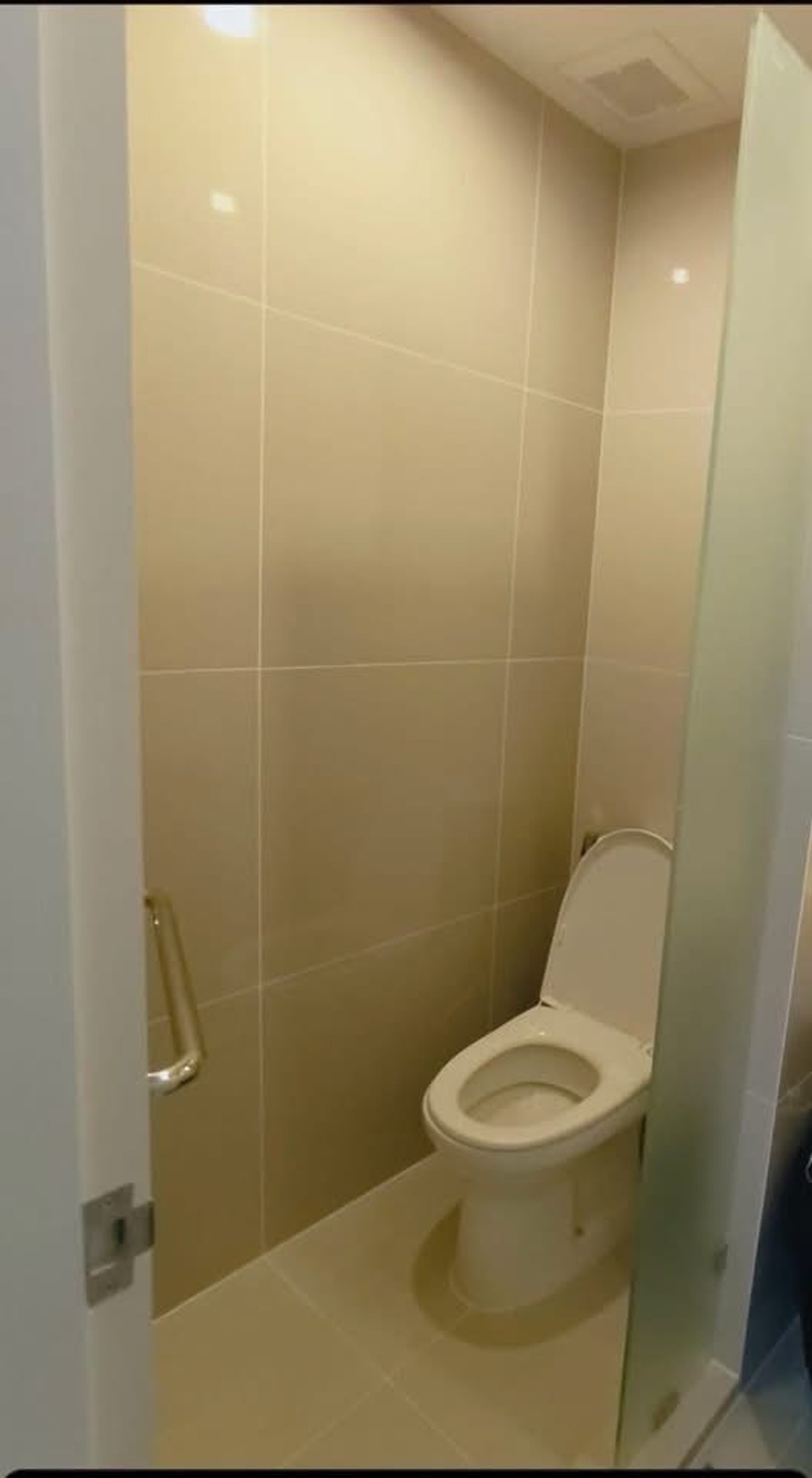 For RentCondoRamkhamhaeng, Hua Mak : Rent 13,000 baht / month (1 year contract)