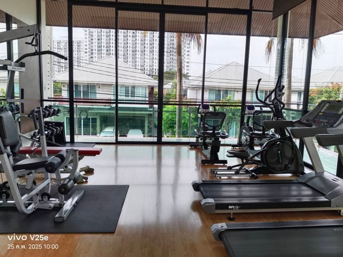 For RentHouseSamut Prakan,Samrong : HR3318 Luxury detached house for rent, Nara Botanic Srinakarin project, close to the Yellow Line, only 200 meters, built-in throughout, ready to move in.