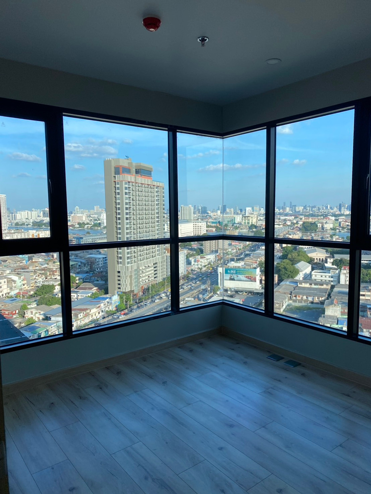 ขายคอนโดปิ่นเกล้า จรัญสนิทวงศ์ : 🔥ขาย Brix Condominium ห้องสวย ชั้นสูง วิวเมือง ระเบียงกว้างมากก น่าอยู่สุดๆ 