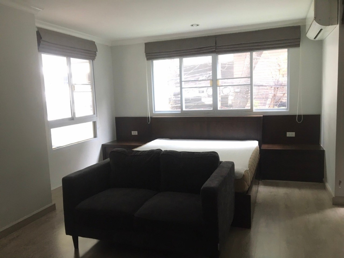 For RentCondoSukhumvit, Asoke, Thonglor : For rent Lumpini Suite Sukhumvit 41, 2 bedrooms, large size, 78 sq m., Sukhumvit 41, best price only 32,000!