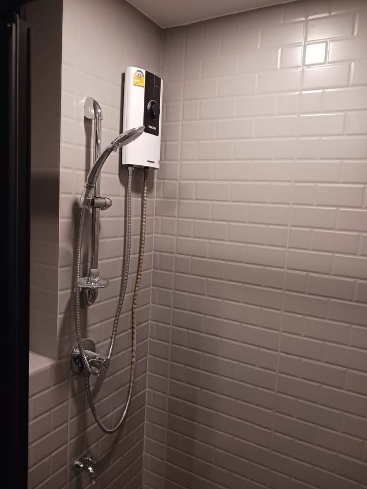 ให้เช่าคอนโดมีนบุรี-ร่มเกล้า : 🏢✨ ปล่อยเช่าคอนโด Atmoz Flow Minburi พร้อมเข้าอยู่ ✨🏢
💎 ห้องใหม่เอี่ยม สวยมาก เฟอร์ครบ พร้อมอยู่ทันที 💎

💰 ค่าเช่าเพียง 10,000 บาท / เดือน (รวมค่าส่วนกลางแล้ว)