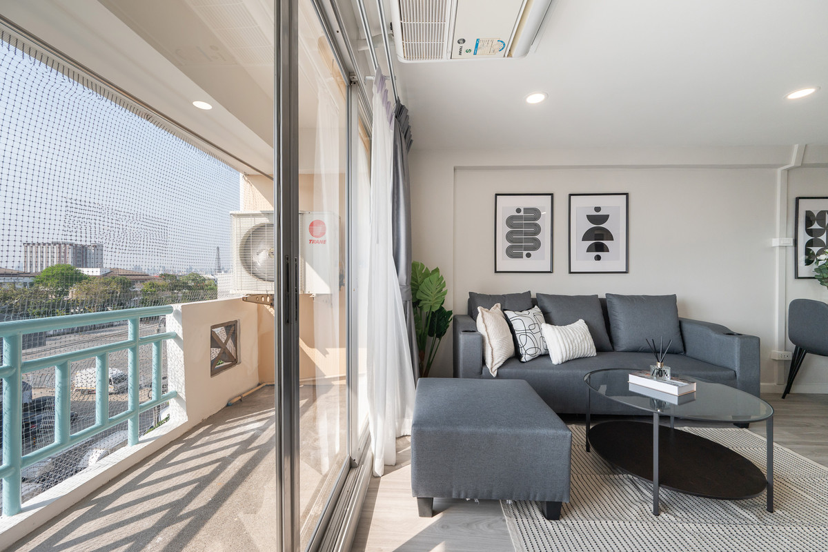 ขายคอนโดบางนา แบริ่ง ลาซาล : ขายคอนโด : 2 ห้องนอน  Bangna Place  คอนโดทำเลทองบางนา!   (Rt-01)