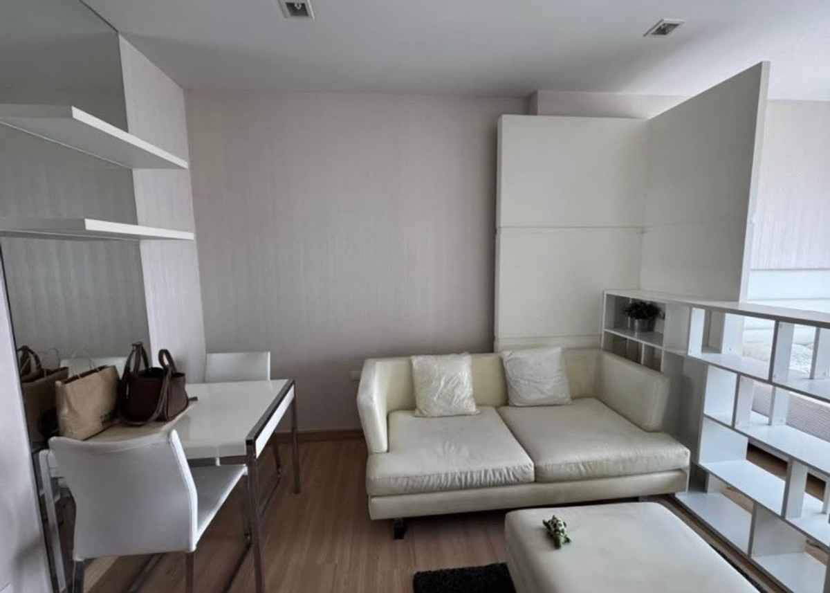 For RentCondoWongwianyai, Charoennakor : Best Price 🔥 For rent Urbano Absolute Sathorn-Taksin, nice room, very good price, high floor, city view 💗