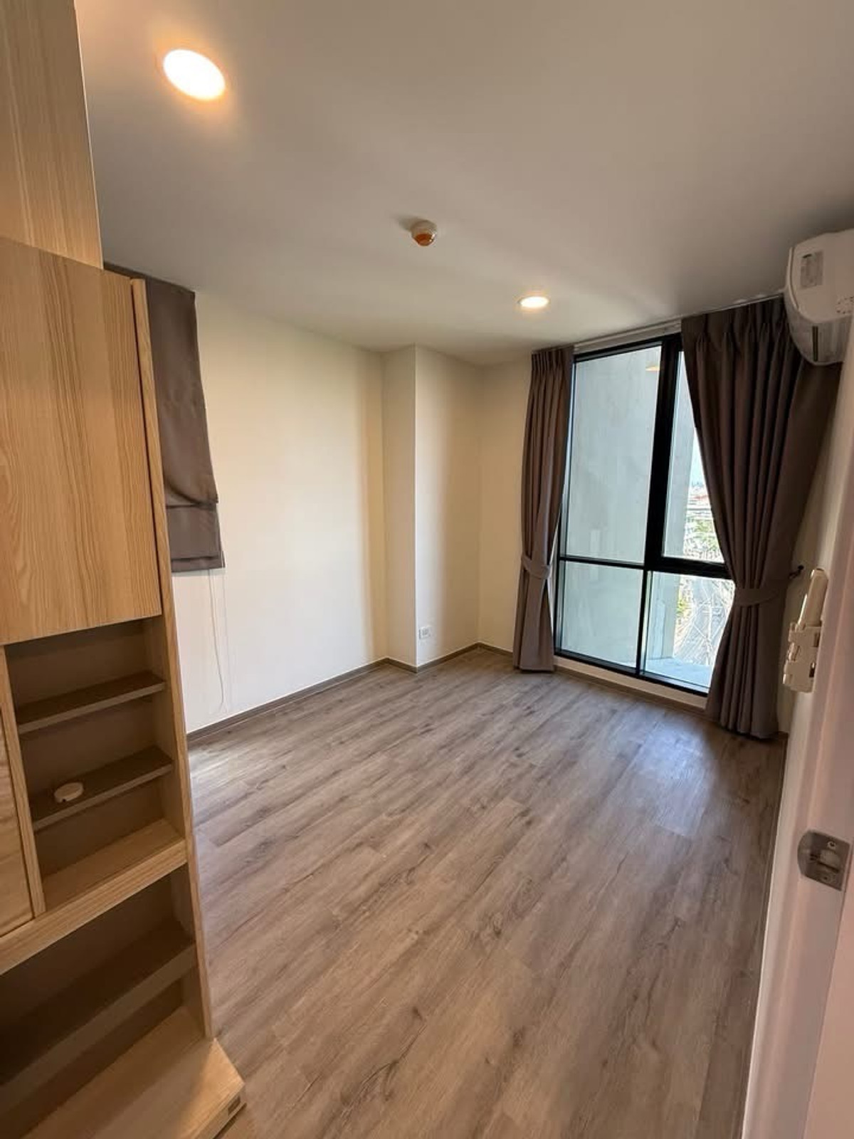 For RentCondoThaphra, Talat Phlu, Wutthakat : 🏢 For rent Beat Bangwa Interchange Condo
✨ Condo near BTS / MRT Bang Wa, convenient travel, there is a shuttle to the station ✨
💰 Rent 10,000 baht / month