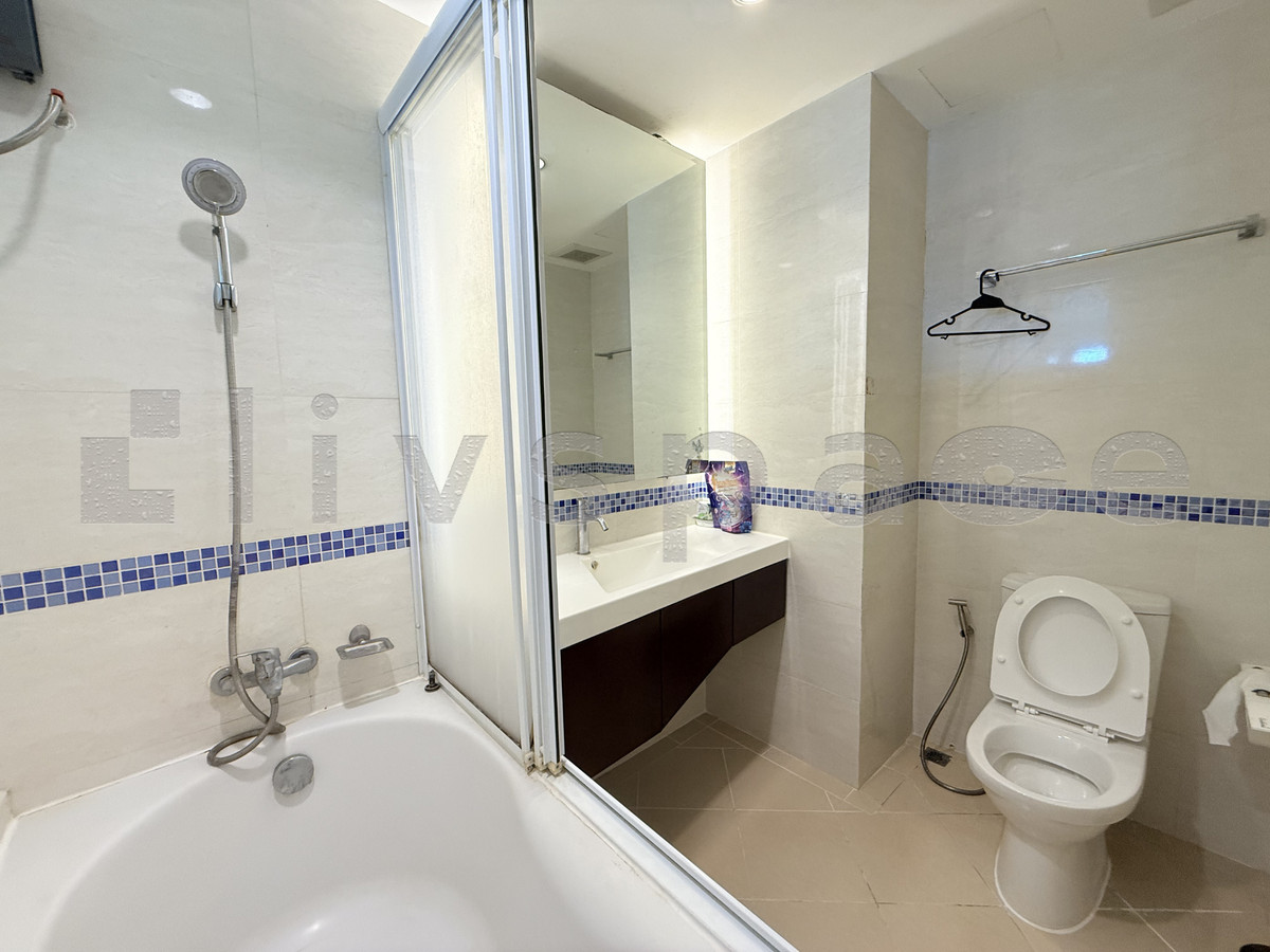 For RentCondoSathorn, Narathiwat : ▚ LH162ツ For Rent: Life@Sathorn 10 1BR 41sqm. 18K🏙️✨ Freshly Cleaned, Fully Furnished, Ready to View, Best Value!