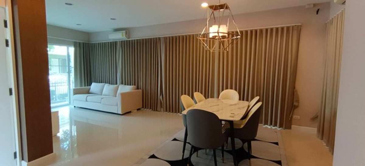 For RentHouseSamut Prakan,Samrong : HR3318 Luxury detached house for rent, Nara Botanic Srinakarin project, close to the Yellow Line, only 200 meters, built-in throughout, ready to move in.