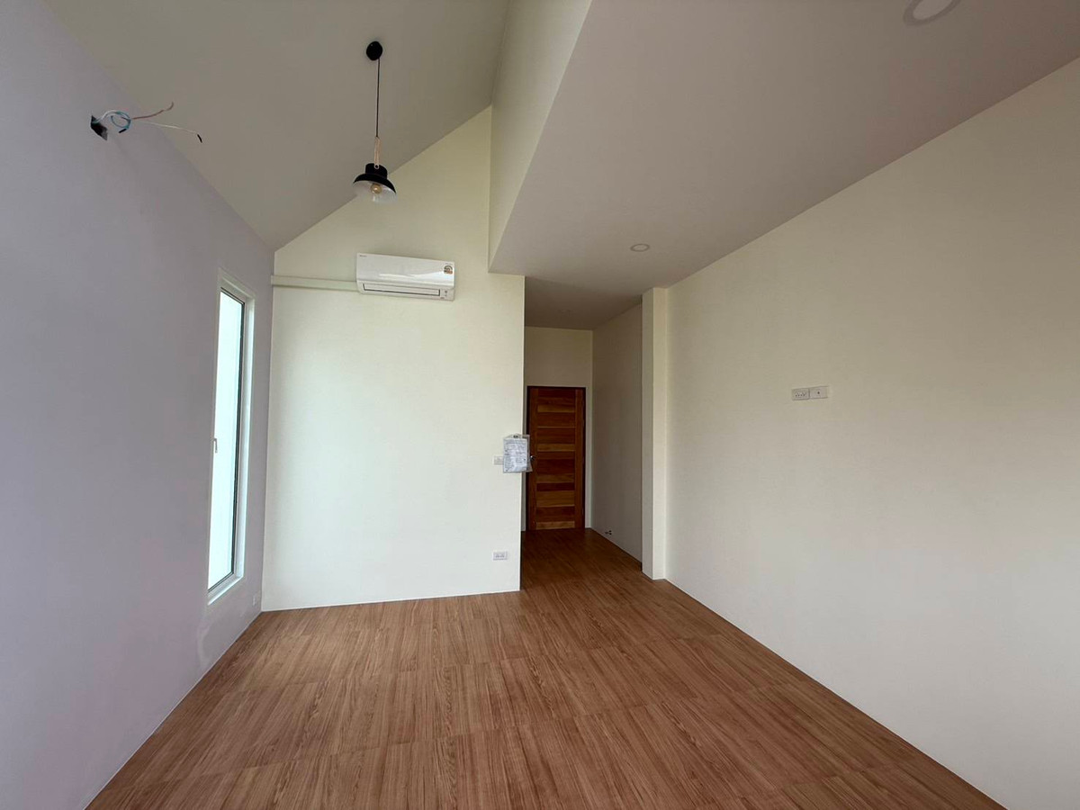 For SaleHousePattaya, Bangsaen, Chonburi : Single house with land Phet Kanchana Village / 3 Bedrooms (FOR SALE), House with Land Phet Kanchana Village / 3 Bedrooms (FOR SALE) BEWN123