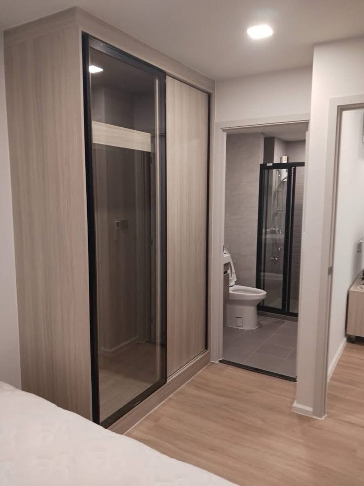 ให้เช่าคอนโดมีนบุรี-ร่มเกล้า : 🏢✨ ปล่อยเช่าคอนโด Atmoz Flow Minburi พร้อมเข้าอยู่ ✨🏢
💎 ห้องใหม่เอี่ยม สวยมาก เฟอร์ครบ พร้อมอยู่ทันที 💎

💰 ค่าเช่าเพียง 10,000 บาท / เดือน (รวมค่าส่วนกลางแล้ว)