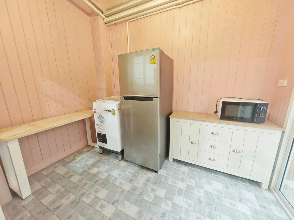 For RentTownhomePathum Thani,Rangsit, Thammasat : Townhouse for rent ✨ Golden Town Future-Rangsit ✨ 3 bedrooms, 2 bathrooms, fully furnished and equipped with appliances.