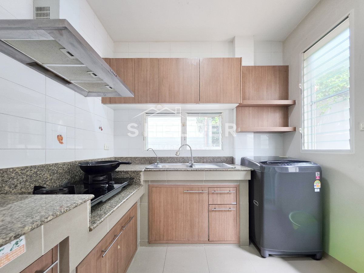 For RentHousePattanakan, Srinakarin : Single house for rent Ready to move in Near the Orange and Yellow lines. Can connect to both Srinakarin-Phatthanakan-Rama 9 🚃