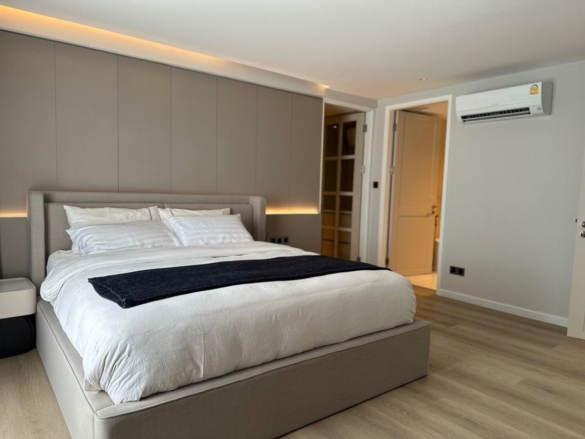 For RentCondoSukhumvit, Asoke, Thonglor : Luxurious and spacious 3-bedroom at Casa Viva near Ekkamai BTSRent only 135,000 THB/month with complete amenities!