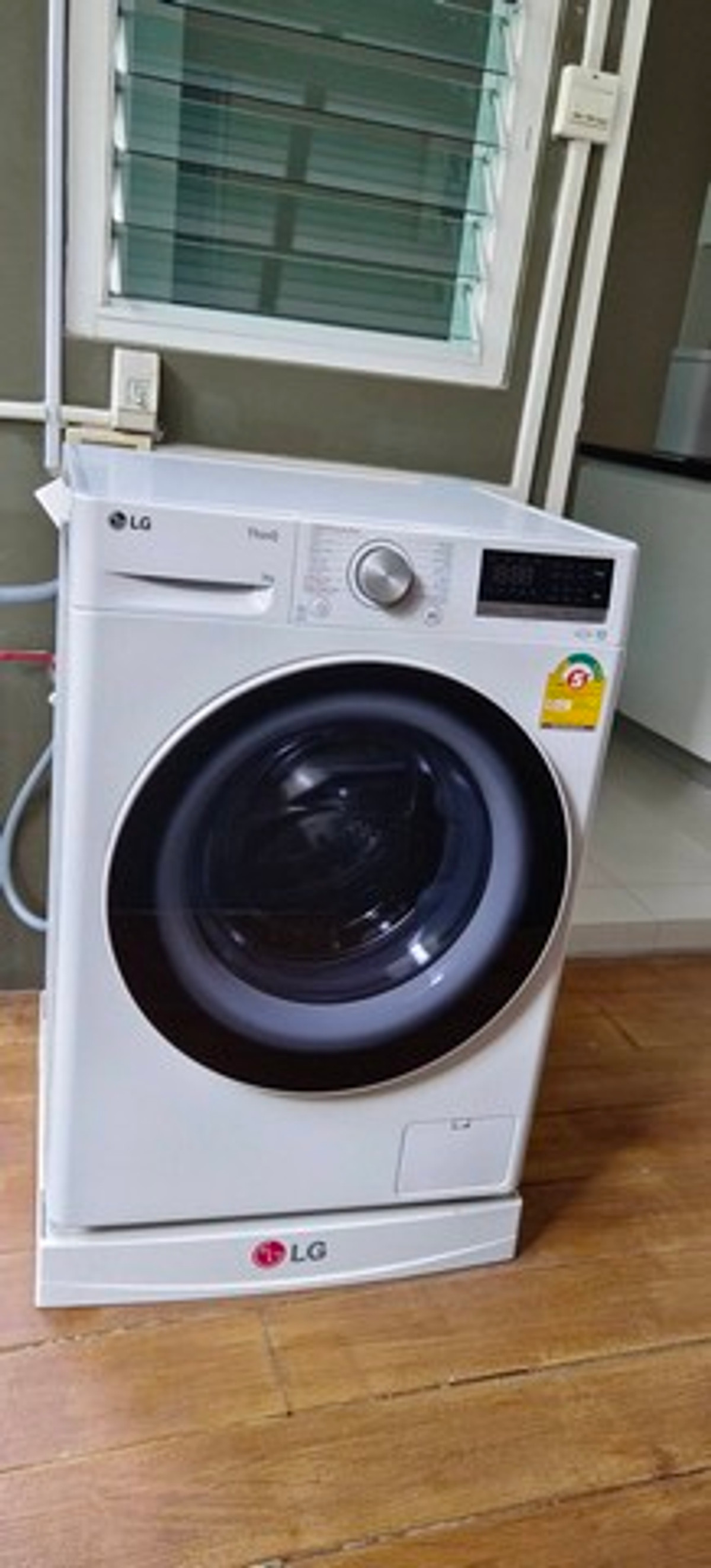 For RentHouseSamut Prakan,Samrong : HR3318 Luxury detached house for rent, Nara Botanic Srinakarin project, close to the Yellow Line, only 200 meters, built-in throughout, ready to move in.