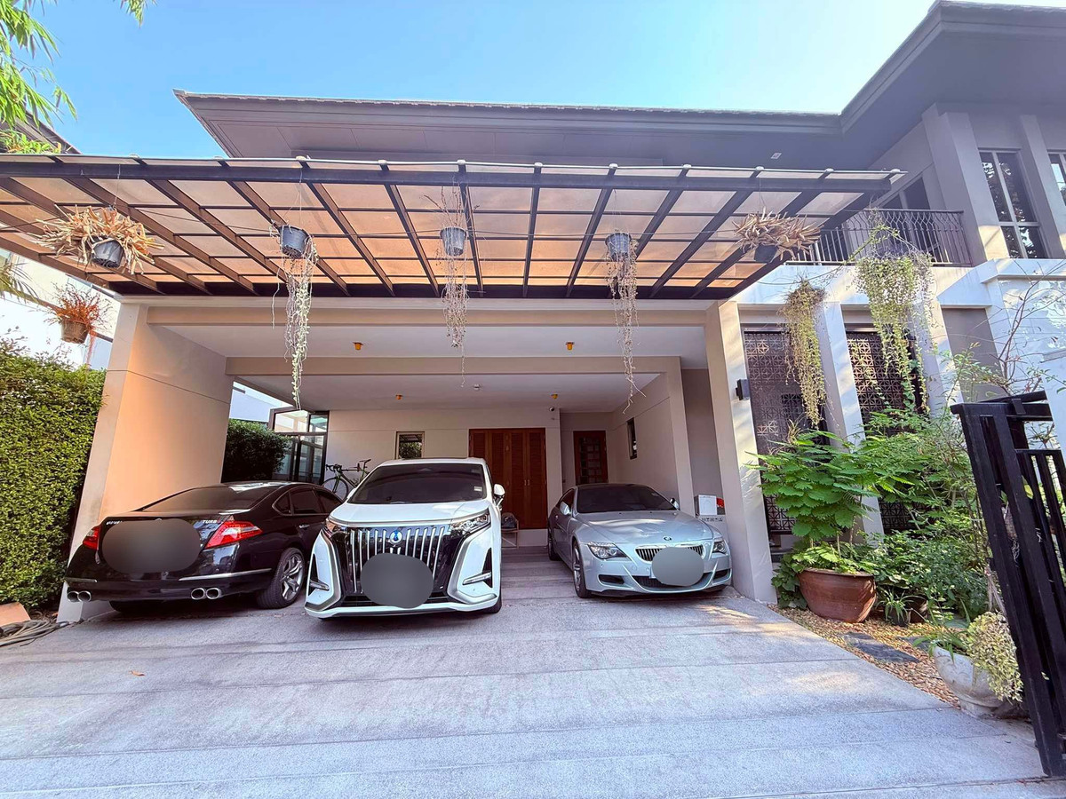 For RentHouseSamut Prakan,Samrong : For rent, 82 sq m, 4 bedrooms, 6 bathrooms, 3 parking spaces, 2-story detached house, Grand Bangkok Boulevard Srinakarin.