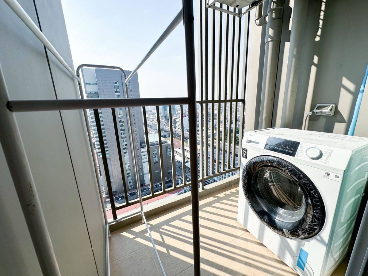 For RentCondoRamkhamhaeng, Hua Mak : Rent 12,000 baht / month (negotiable)