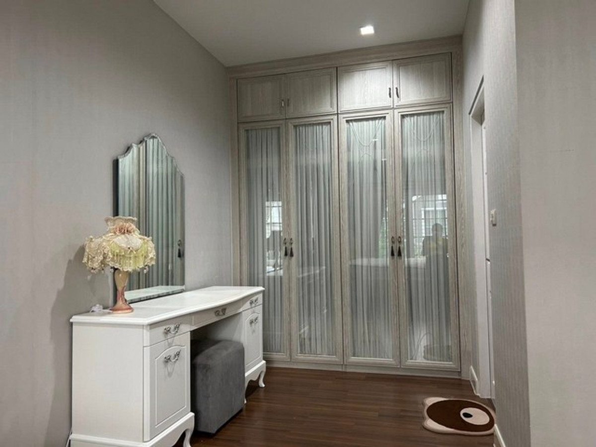 ให้เช่าบ้านนวมินทร์ รามอินทรา : HR3317ให้เช่าบ้านเดี่ยวหรู พร้อมอยู่ บุราสิริ ปัญญาอินทรา เฟอร์นิเจอร์ครบจัดเต็ม บรรยากาศรีสอร์ท วิวยุโรป หิ้วกระเป๋าเข้าอยู่ได้เลย