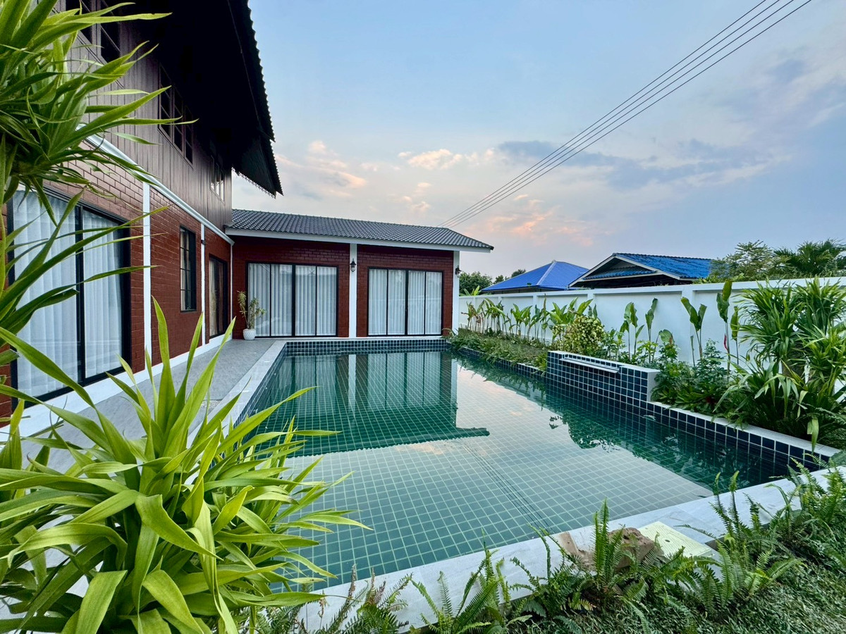 For SaleChiang Mai : Pool Villa Modern Lanna Luxury for sale, near Chiang Mai city, area 200 square meters, 5 bedrooms, Khua Mung Subdistrict, Saraphi District, Chiang Mai Province.