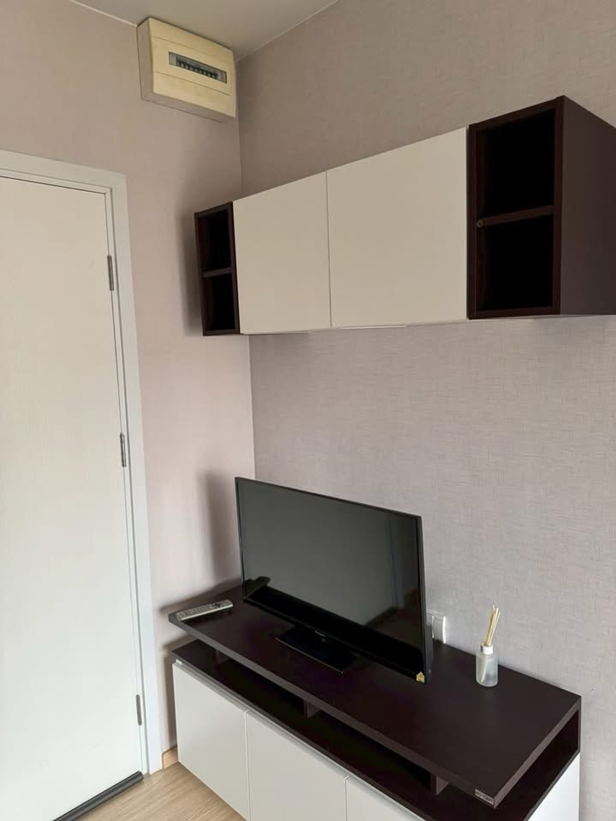 ให้เช่าคอนโดปิ่นเกล้า จรัญสนิทวงศ์ : 🏢 ให้เช่า Plum Condo Pinklao
✨ ทำเลดี ติดถนนสมเด็จพระปิ่นเกล้า ใกล้ MRT บางยี่ขัน พร้อมเข้าอยู่ ✨

💰 ค่าเช่า 12,000 บาท / เดือน (สัญญา 1 ปี)