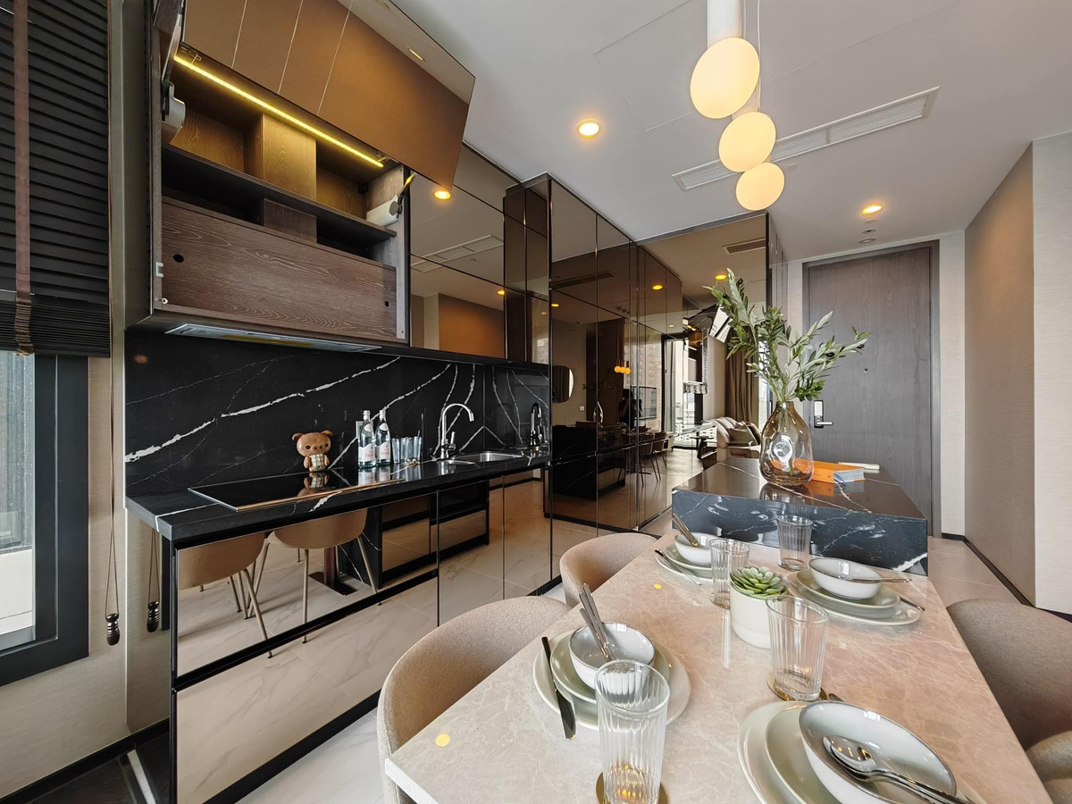 For RentCondoSukhumvit, Asoke, Thonglor : Rent a luxury condo The Esse Sukhumvit 36 in the heart of Thonglor2 bedrooms with a beautiful view and complete amenities!