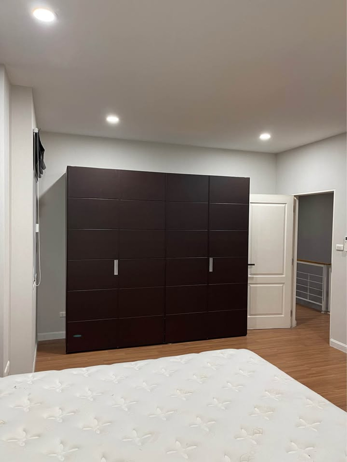 For RentHousePattanakan, Srinakarin : For rent 81.5 sq m, 3 bedrooms, 3 bathrooms, 2-story detached house, Manthana Rama 9, Srinakarin, Krungthep Kreetha Soi 7.