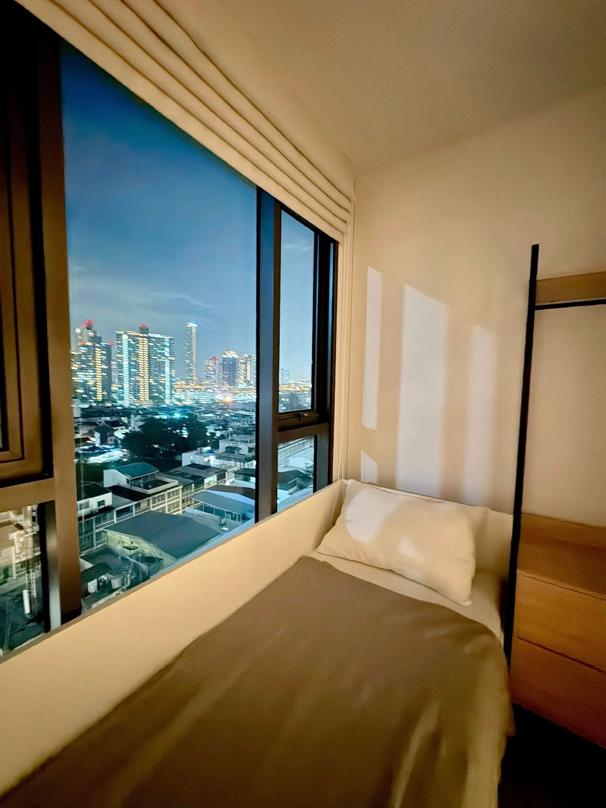 For RentCondoKhlongtoei, Kluaynamthai : Condo for rent Aspire Sukhumvit - Rama 4 fully furnished. Ready to move in!