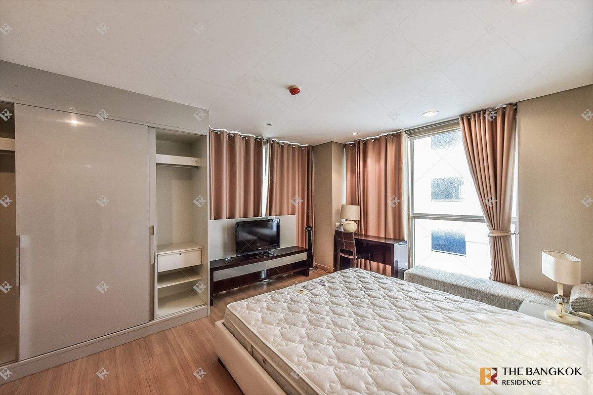 For RentCondoRatchathewi,Phayathai : 🔥 Available Rent🔥 The Address Pathumwan 2B2B 74 sqm. Just 35K/Month Call Ms.Angel(Aumi)0658209572