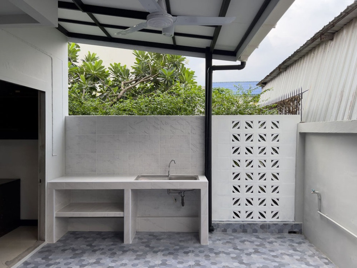 ให้เช่าทาวน์โฮมโชคชัย4 ลาดพร้าว71 : ให้เช่าทาวน์โฮม/โฮมออฟฟิศ หมู่บ้านชาลิสา ลาดพร้าววังหิน 34 ใกล้เซ็นทรัลอีสต์วิลล์ และศาลอาญา รัชดา 