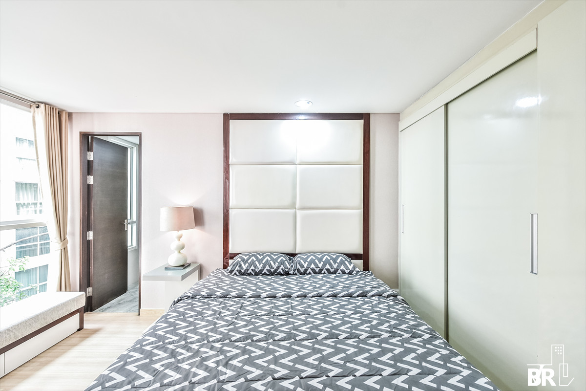 For RentCondoRatchathewi,Phayathai : 🔥 Available Rent🔥 The Address Pathumwan 2B2B 75 sqm. Just 35K/Month Call Ms.Angel(Aumi)0658209572