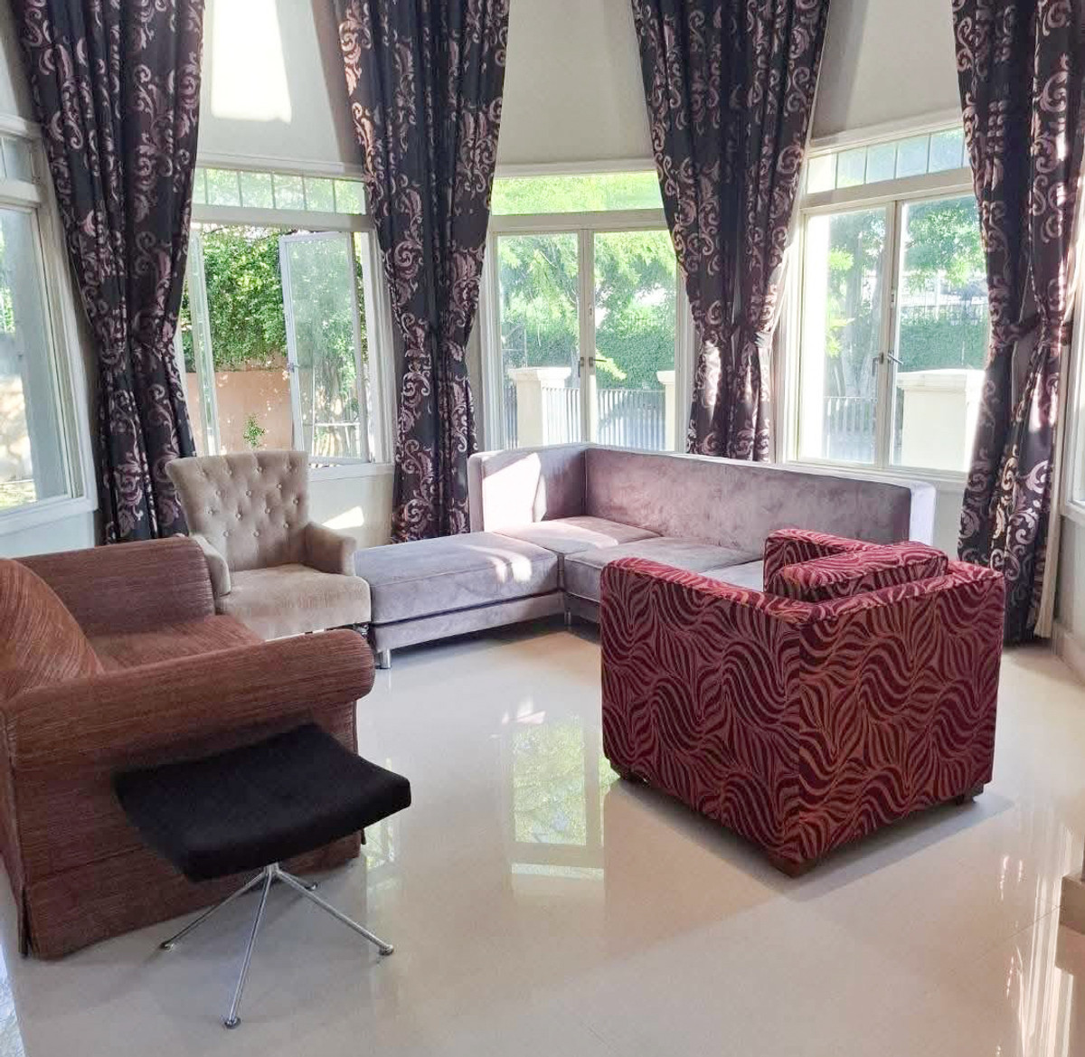 ให้เช่าบ้านรามคำแหง หัวหมาก : บ้านเดี่ยว พื้นที่ 100 ตร.ว. เฟอร์ครบ พร้อมเข้าอยู่ทันที ติดรถไฟฟ้าสายสีส้ม ใกล้ Community สัมมากร ทางด่วนมอเตอร์เวย์ 🚗