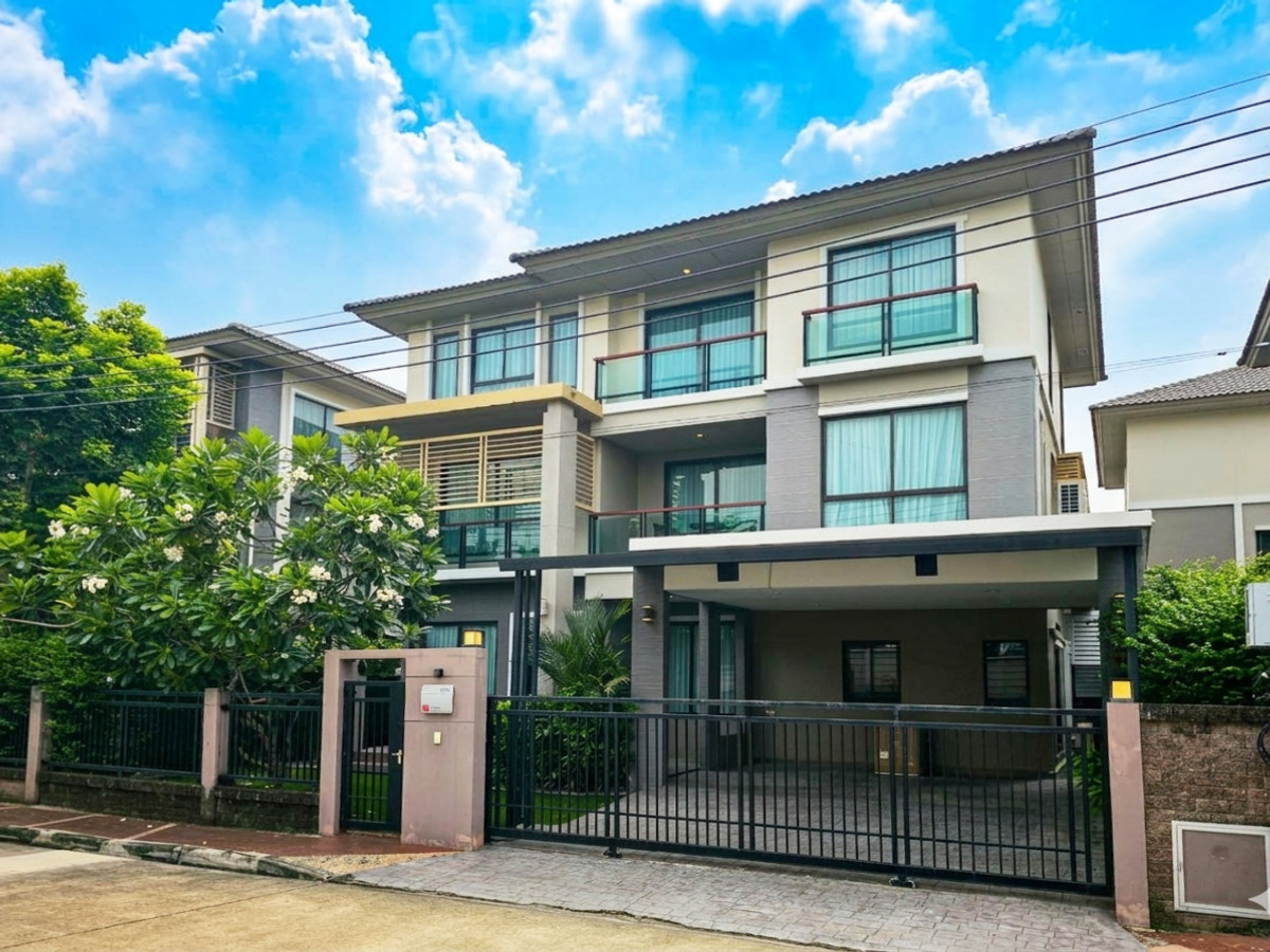 บ้านวิภาวดี ดอนเมือง หลักสี่ : ให้เช่า/ขาย บ้านหรู 3ชั้น  ภัสสร สรงประภา ดอนเมือง เนื้อที่มากถึง 60 ตรว. พื้นที่ใช้สอย 275 ตร.ม. 5 ห้องนอน  6ห้องน้ำ บ้านหลังพิเศษไม่มีบ้านตรงข้าม เป็น Private Zone ตกแต่งครบ Fully Furnished  ทำเลดีเดินทางเข้าเมืองสะดวก ใกล้สนามบินดอนเมือง