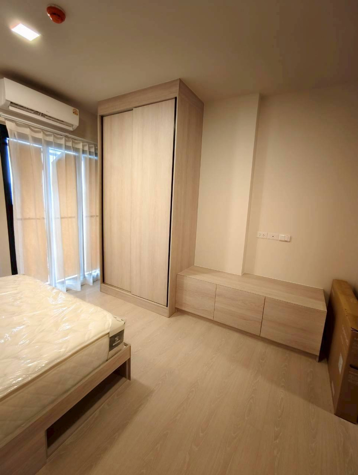 For RentCondoWongwianyai, Charoennakor : Best Price Flo By Sansiri Studio 25 Sqm 12,000-