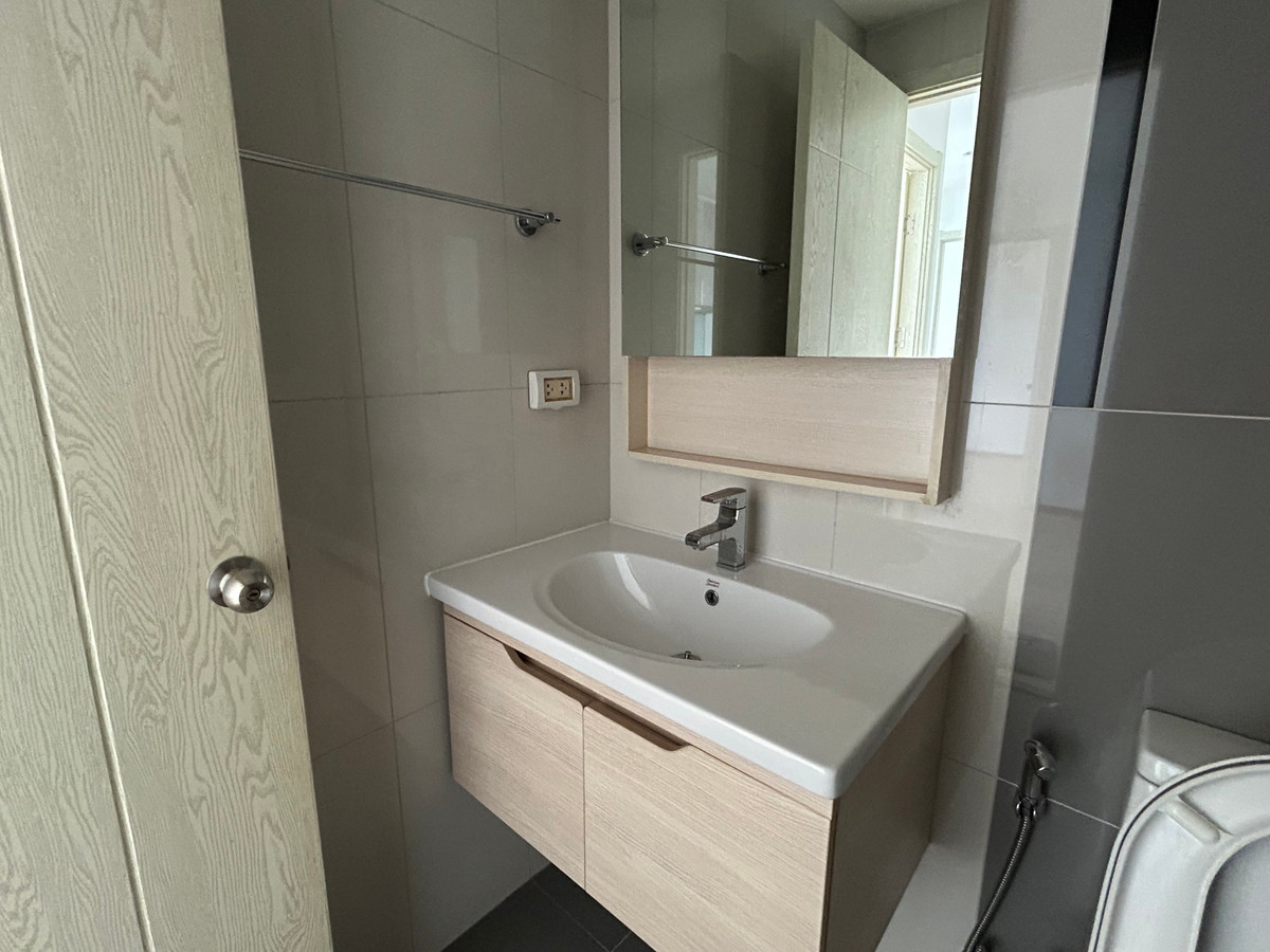 For SaleCondoOnnut, Udomsuk : Condo for sale Artemis Sukhumvit 77, size 2 bedrooms, 45 square meters, high floor, price includes transfer fee.