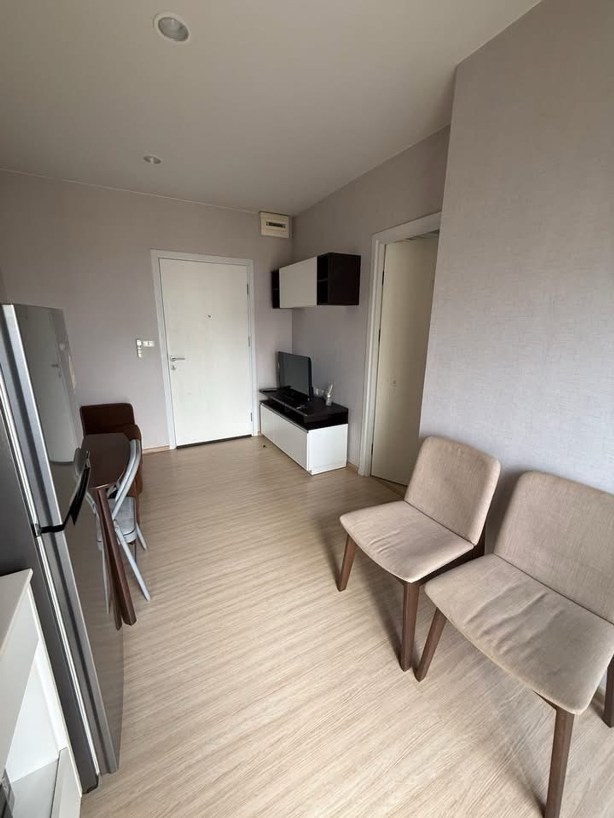 ให้เช่าคอนโดปิ่นเกล้า จรัญสนิทวงศ์ : 🏢 ให้เช่า Plum Condo Pinklao
✨ ทำเลดี ติดถนนสมเด็จพระปิ่นเกล้า ใกล้ MRT บางยี่ขัน พร้อมเข้าอยู่ ✨

💰 ค่าเช่า 12,000 บาท / เดือน (สัญญา 1 ปี)