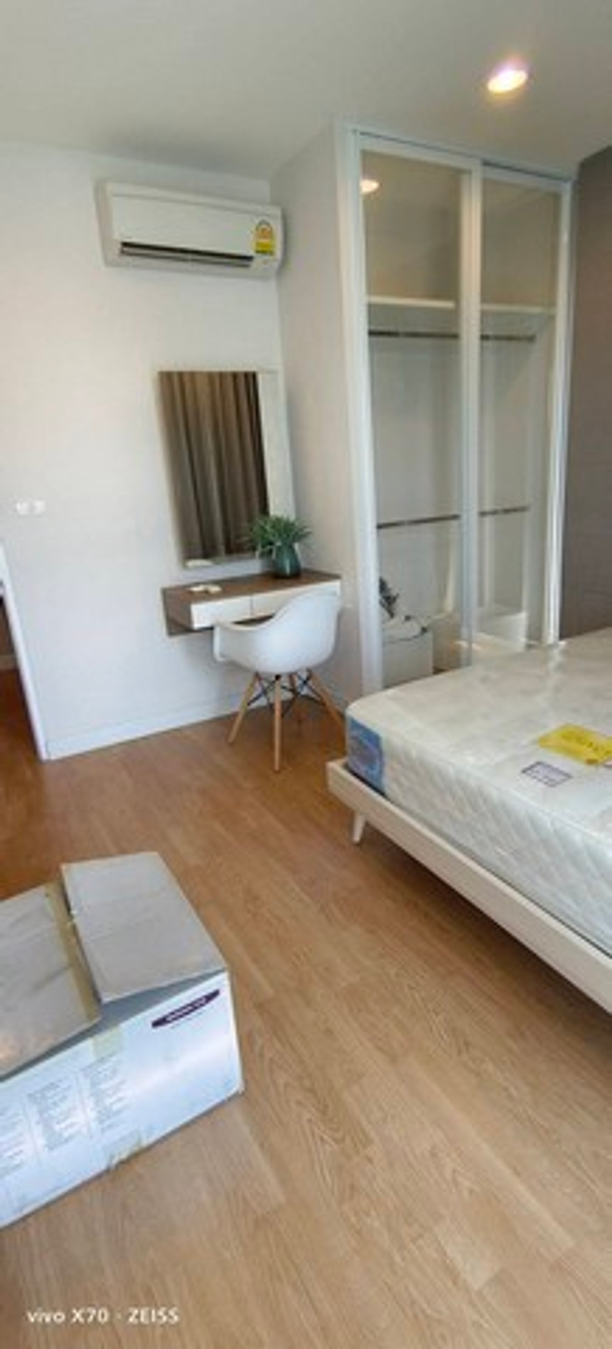 For RentHouseSamut Prakan,Samrong : HR3318 Luxury detached house for rent, Nara Botanic Srinakarin project, close to the Yellow Line, only 200 meters, built-in throughout, ready to move in.