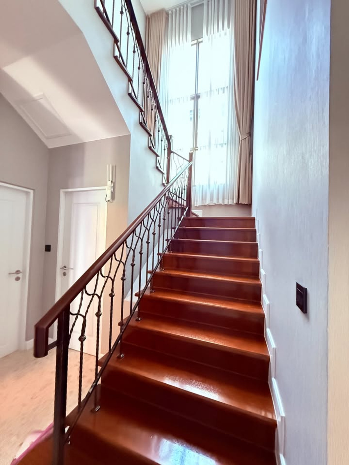 ให้เช่าบ้านสมุทรปราการ สำโรง : ให้เช่า 82ตรว 4นอน6น้ำ3จอด บ้านเดี่ยว 2 ชั้น แกรนด์ บางกอก บูเลอวาร์ด ศรีนครินทร์