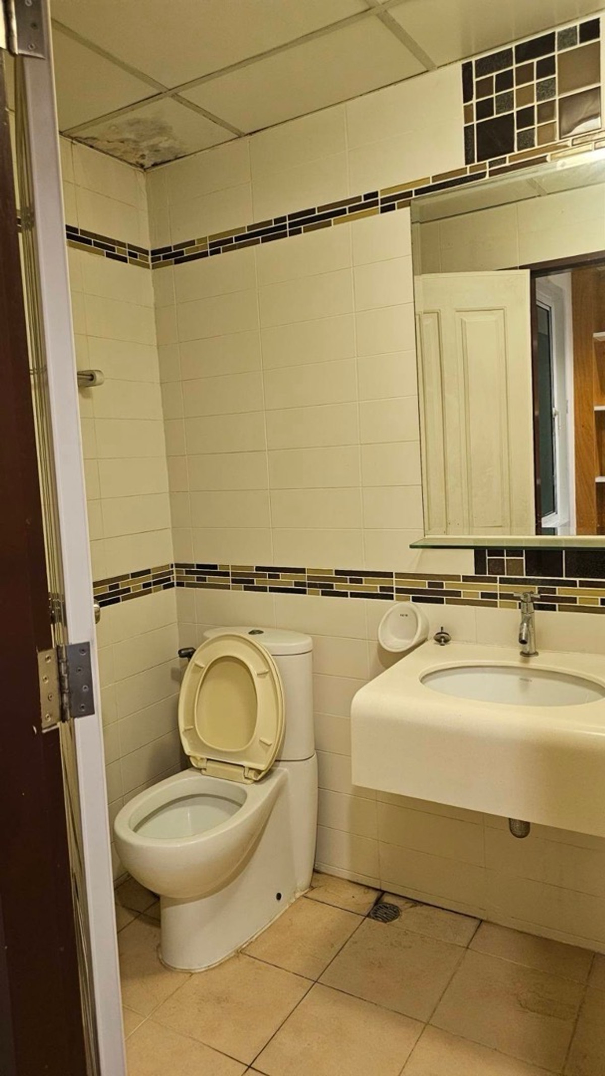 ให้เช่าทาวน์โฮมโชคชัย4 ลาดพร้าว71 : 🏡 ให้เช่า ทาวน์โฮม 4 ชั้น ลาดพร้าว 71 (สุคนธสวัสดิ์)
✨ ทำเลติดถนนใหญ่ พร้อมอยู่ | เหมาะทำ Home Office + อยู่อาศัย
💰 ค่าเช่าเพียง 25,000 บาท / เดือน