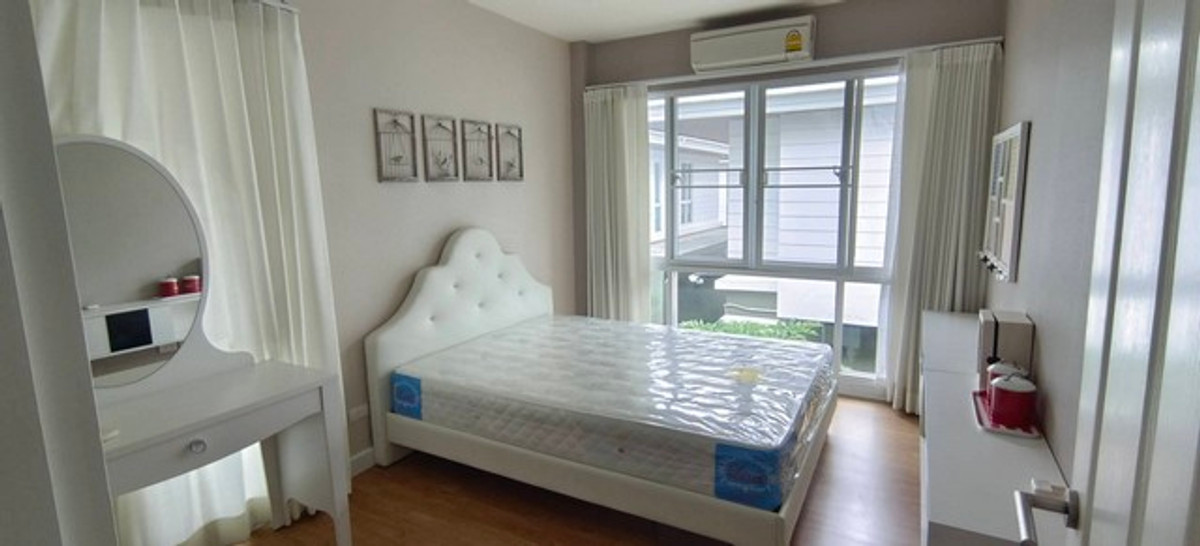 For RentHouseSamut Prakan,Samrong : HR3318 Luxury detached house for rent, Nara Botanic Srinakarin project, close to the Yellow Line, only 200 meters, built-in throughout, ready to move in.