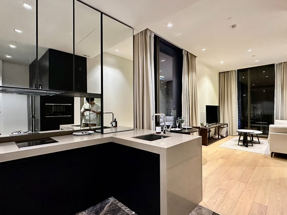 For RentCondoWitthayu, Chidlom, Langsuan, Ploenchit : Luxury condo 28 Chidlom, only 280 m from BTS.1 bedroom, 46.67 sq.m. with complete amenities!