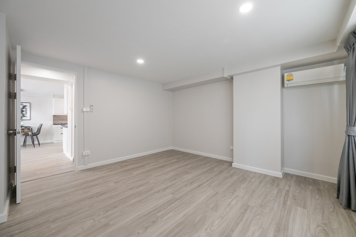 ขายคอนโดบางนา แบริ่ง ลาซาล : ขายคอนโด : 2 ห้องนอน  Bangna Place  คอนโดทำเลทองบางนา!   (Rt-01)