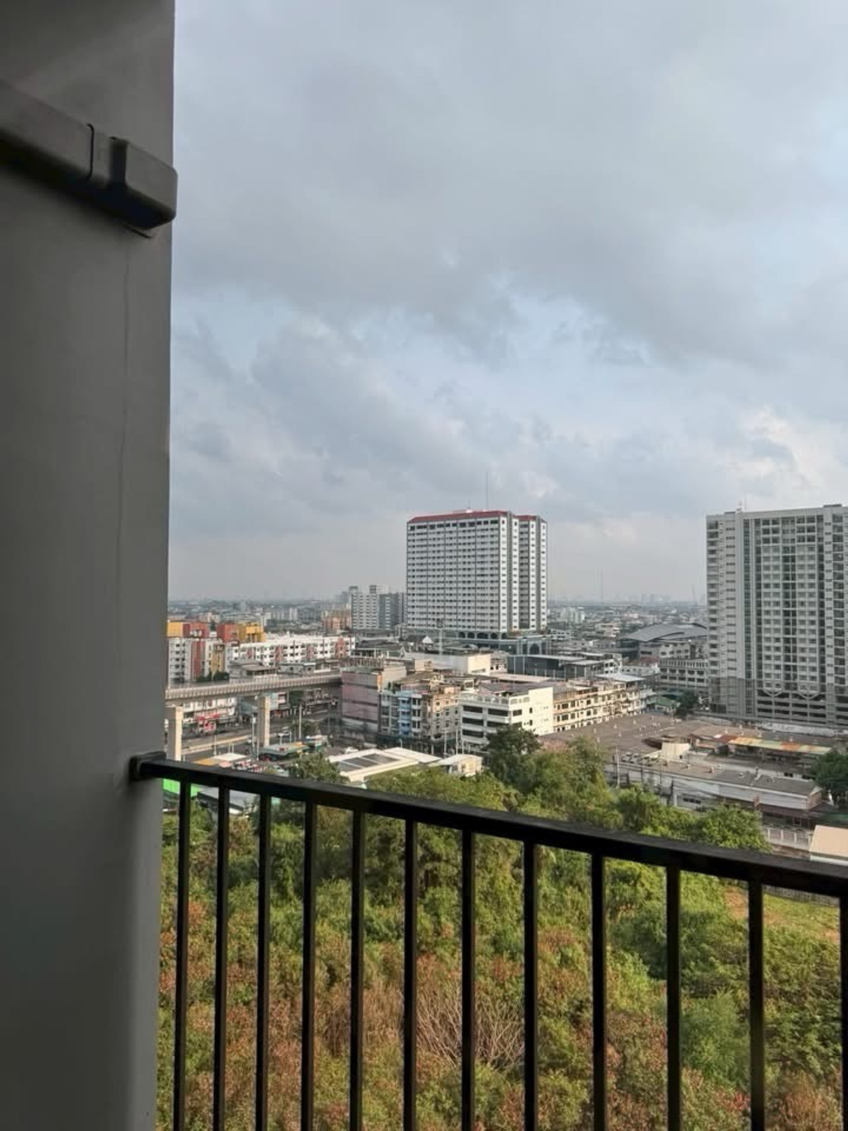 ให้เช่าคอนโดปิ่นเกล้า จรัญสนิทวงศ์ : 🏢 ให้เช่า Plum Condo Pinklao
✨ ทำเลดี ติดถนนสมเด็จพระปิ่นเกล้า ใกล้ MRT บางยี่ขัน พร้อมเข้าอยู่ ✨

💰 ค่าเช่า 12,000 บาท / เดือน (สัญญา 1 ปี)