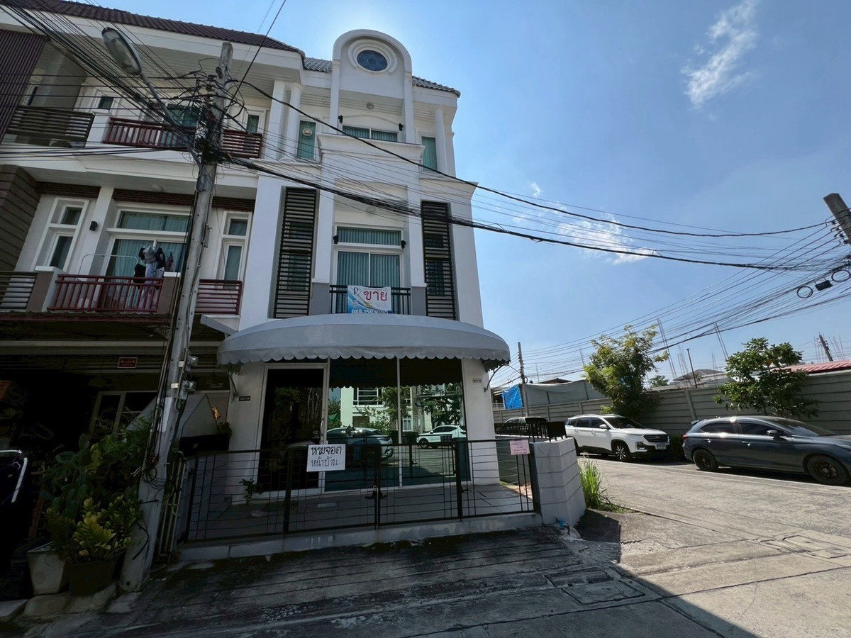 ขายทาวน์โฮมเกษตร นวมินทร์ ลาดปลาเค้า : ⚡️📌ด่วนขายทาวน์โฮม 3 ชั้น หมู่บ้าน Premium Place Nawamin ทำเลดี บ้านหลังมุม พื้นที่กว้าง เหมาะอยู่อาศัยหรือทำโฮมออฟฟิศ ราคาขาย 5,950,000 บาท⚡️